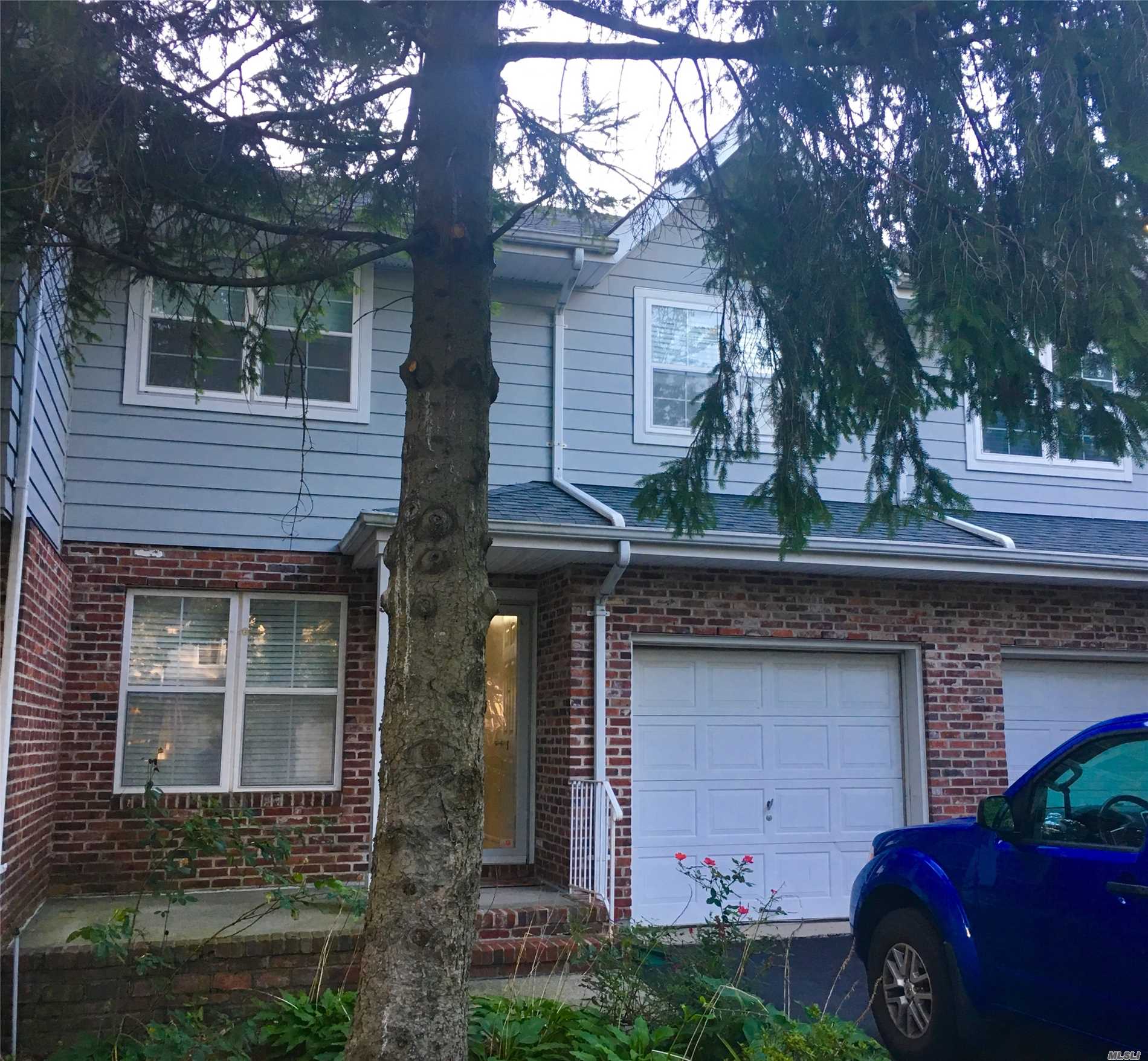 #1 photo, 5 Sprucewood Boulevard, Central Islip , NY 11722