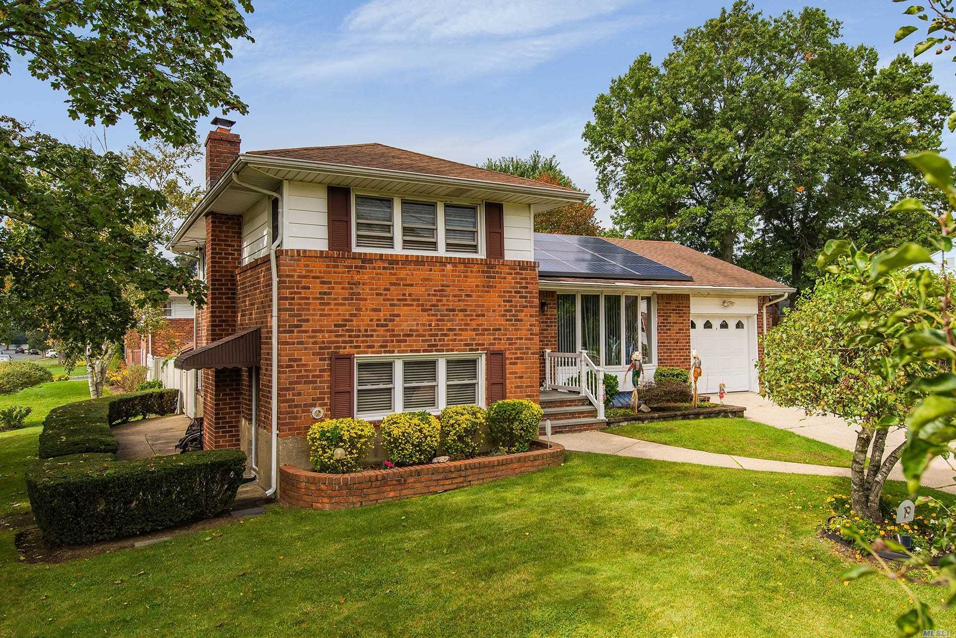 #1 photo, 19 Fairlawn Drive, Deer Park , NY 11729