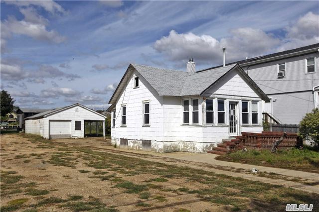 #1 photo, 14 Riverdale Ave, Massapequa , NY 11758