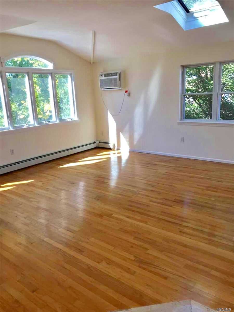 #1 photo, 53-11 198th Street, Fresh Meadows , NY 11365