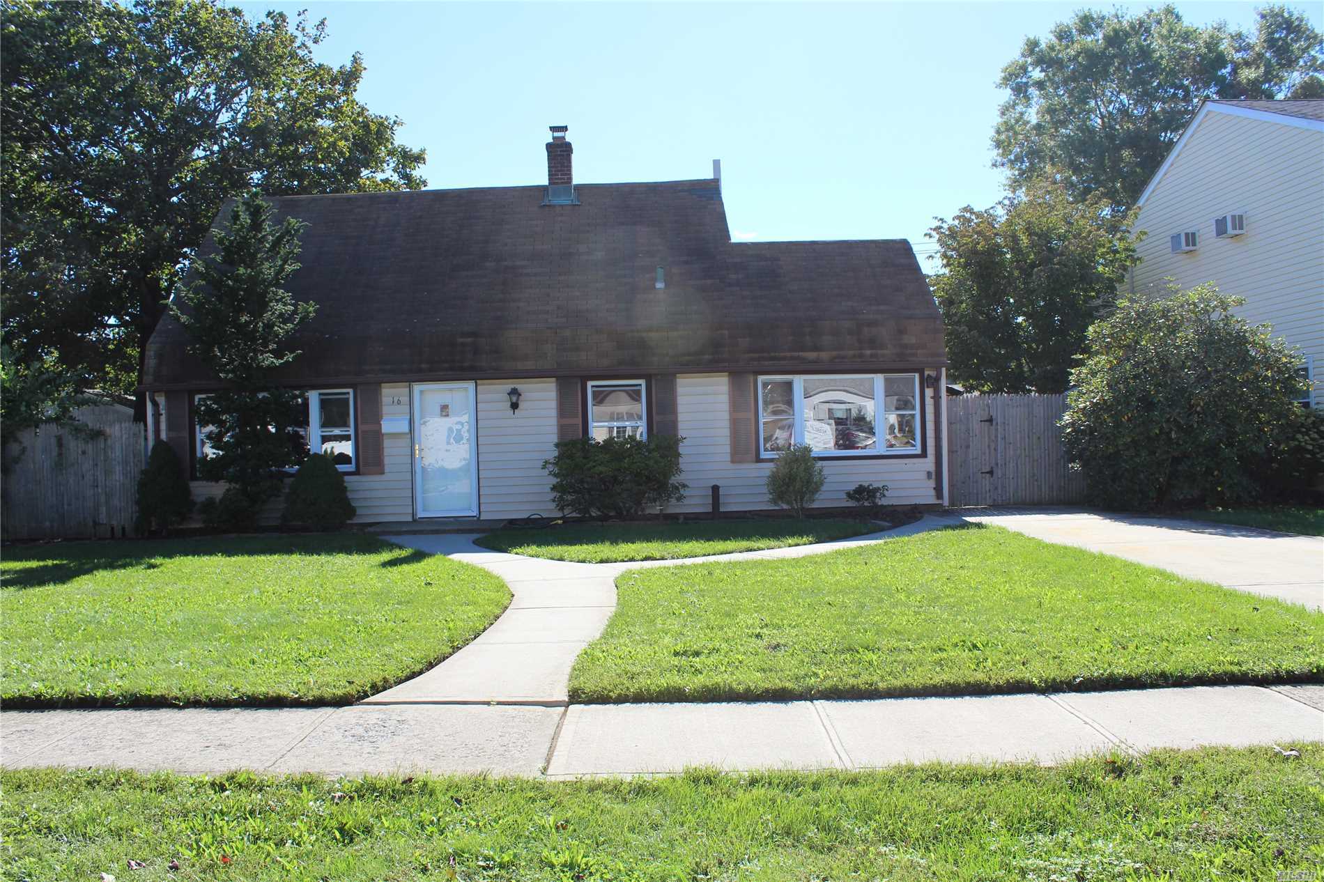 #1 photo, 16 Dogwood Lane, Levittown , NY 11756