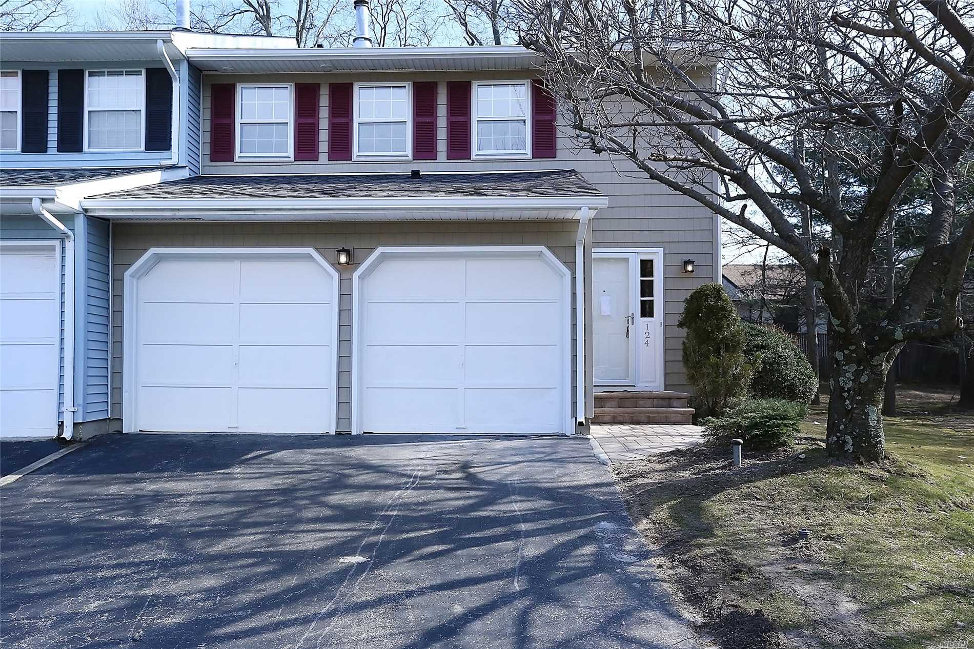 #1 photo, 124 Terrace Court, नासाउ काउंटी Woodbury , NY 11797