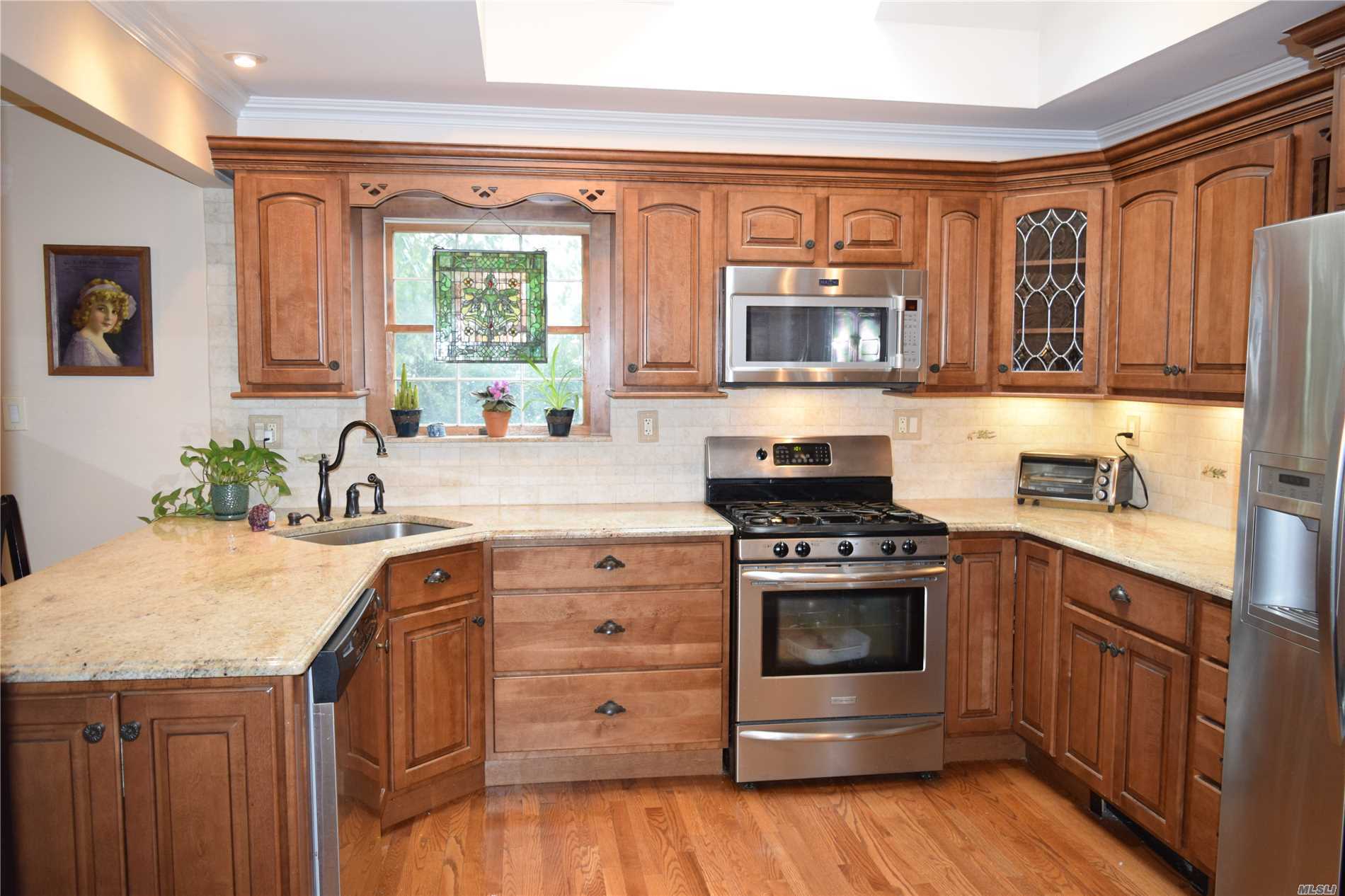 #1 photo, 15 Margaret Road, ナッソー郡 Massapequa , NY 11758