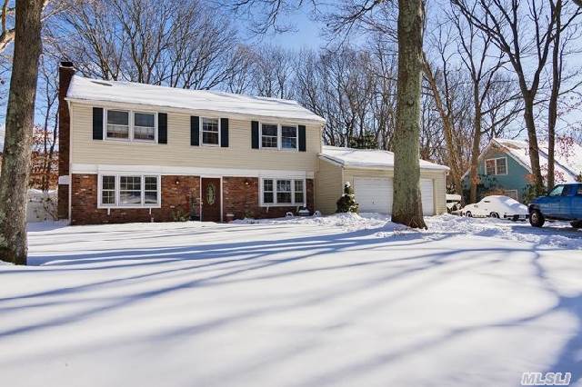 #1 photo, 19 Stafford Lane, Stony Brook , NY 11790