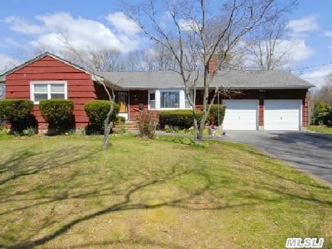 #1 photo, 205 Oak St, 東長島 鹿园 Deer Park , NY 11729