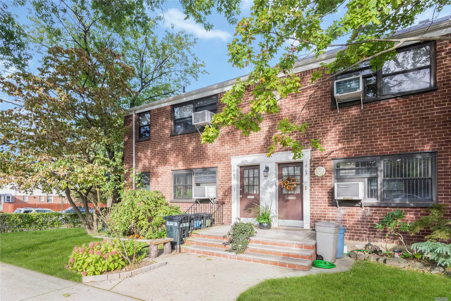 #1 photo, 16-03 Utopia Parkway, Куинс ‖ Whitestone , NY 11357