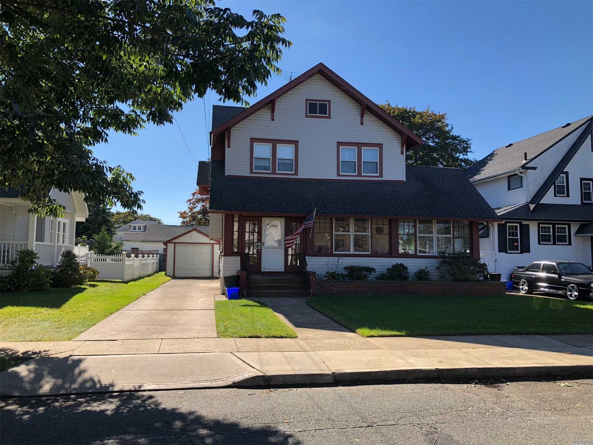 #1 photo, 9 Garfield Place, ナッソー郡 East Rockaway , NY 11518