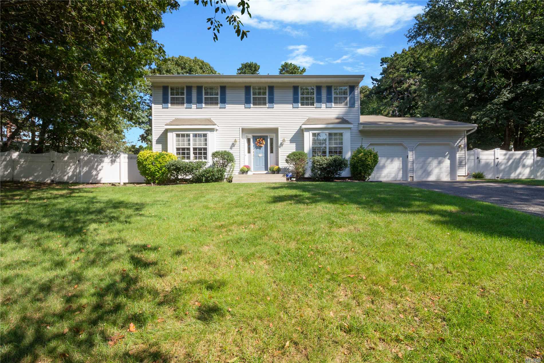 #1 photo, 9 Pia Court, سوفولك Hauppauge , NY 11788
