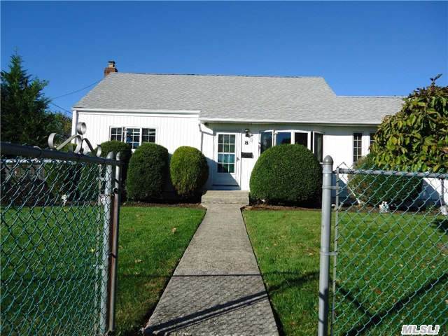 #1 photo, 8 Ewell Street, West Babylon , NY 11704