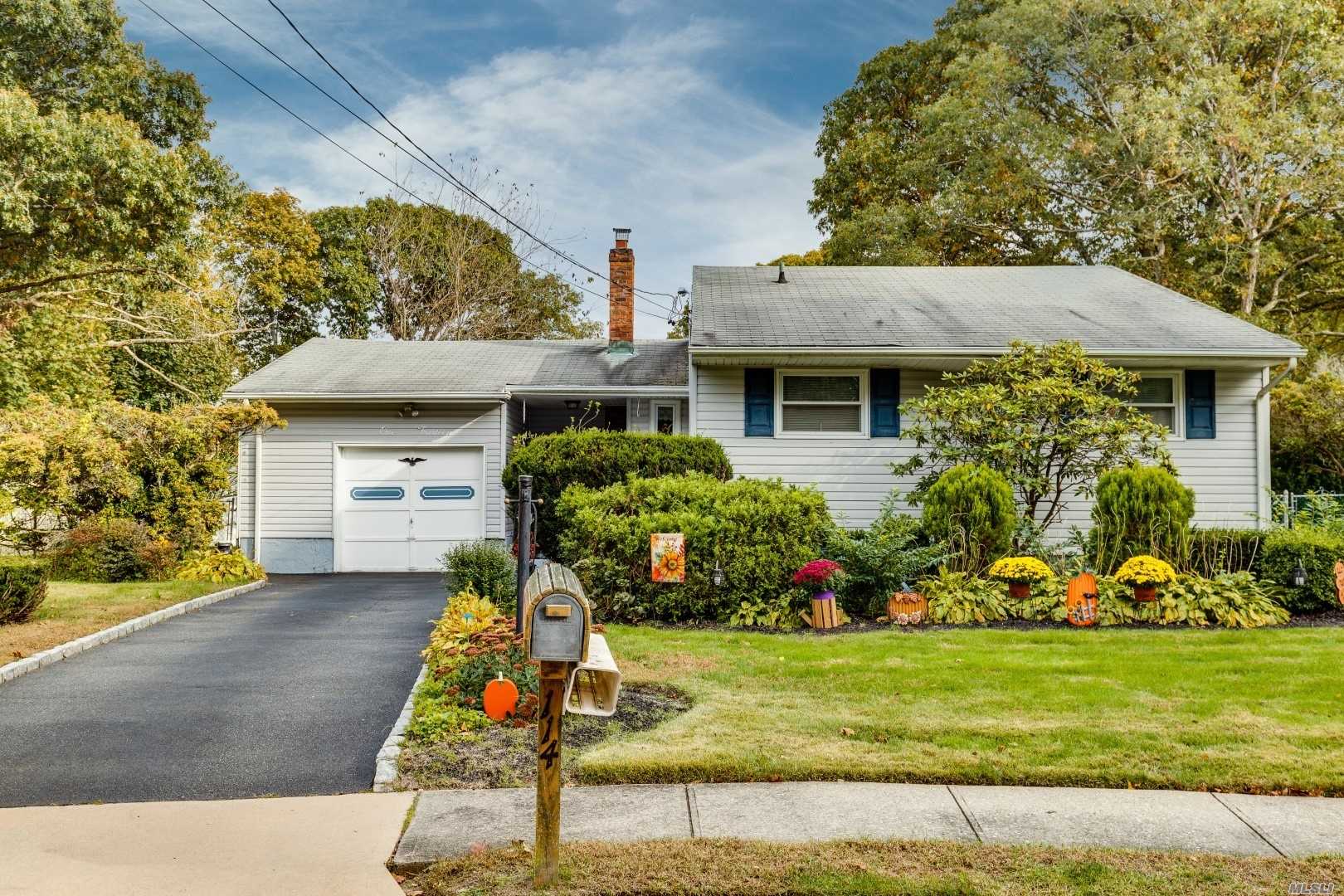 #1 photo, 114 Lion Court, Centereach , NY 11720