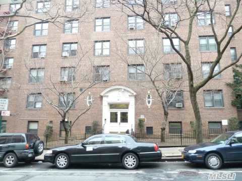 #1 photo, 34-15 74 Street, クイーンズ区 Jackson Heights , NY 11372