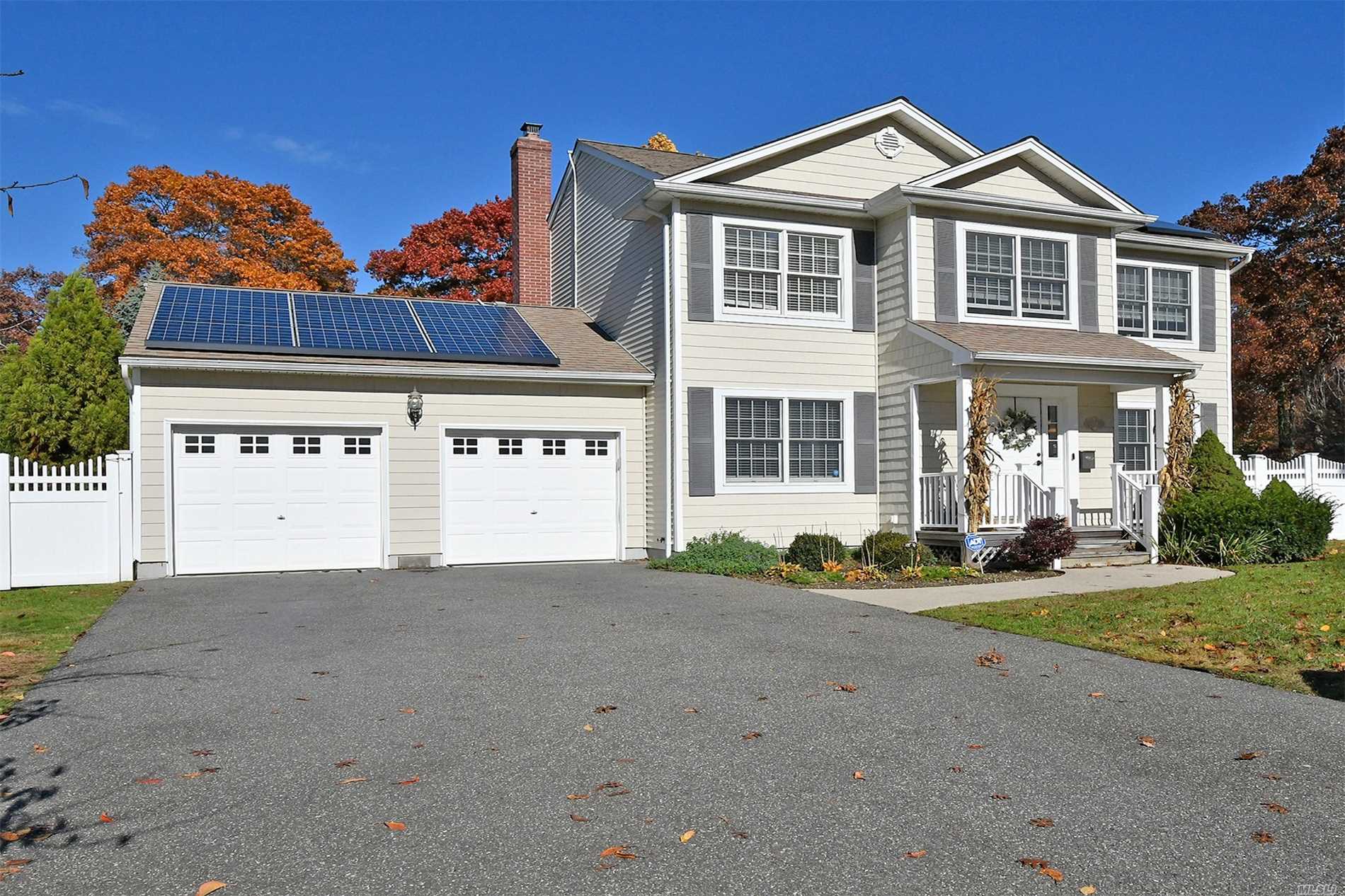 #1 photo, 1311 Jefferson Avenue, West Islip , NY 11795
