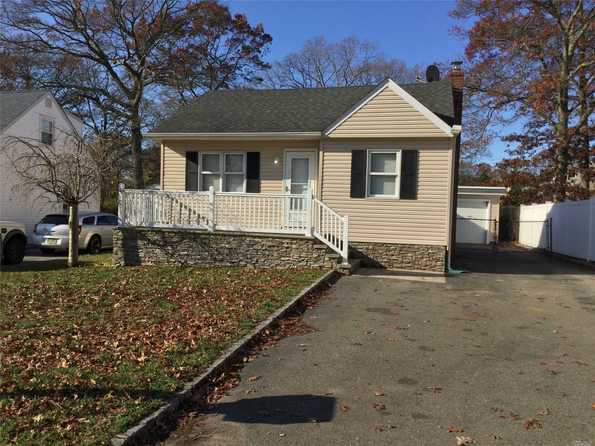 #1 photo, 436 Blue Point Road, Farmingville , NY 11738