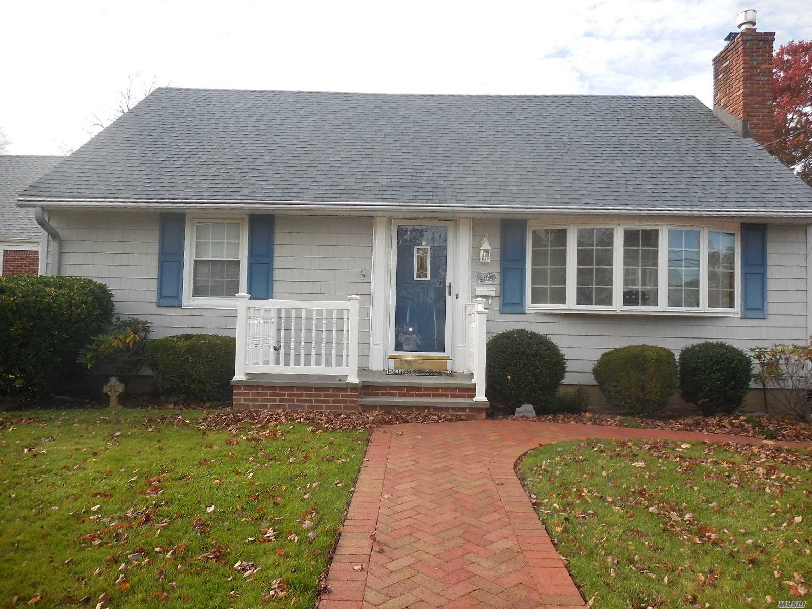 #1 photo, 2070 Pine Street, Wantagh , NY 11793
