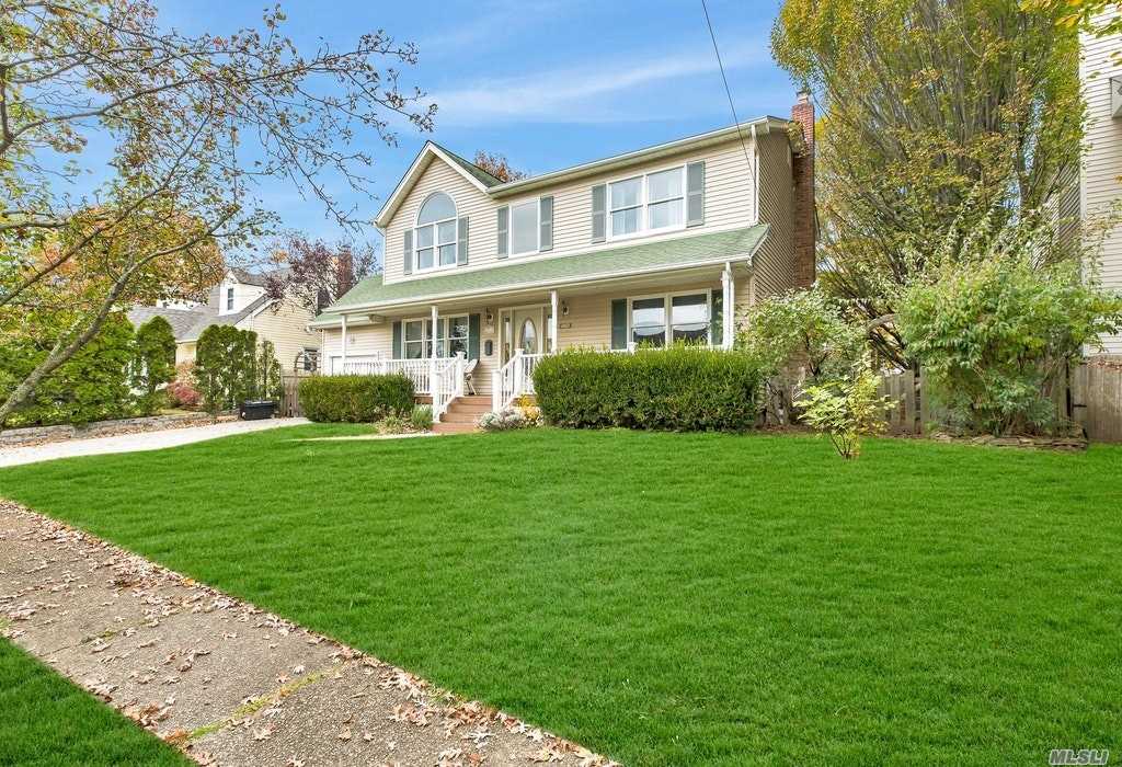 #1 photo, 2143 Burke Place, ناسو Merrick , NY 11566