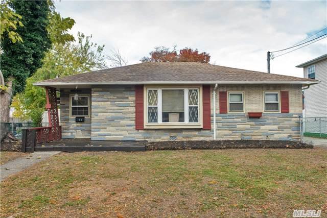 #1 photo, 195 Elizabeth Ave, ナッソー郡 Oceanside , NY 11572