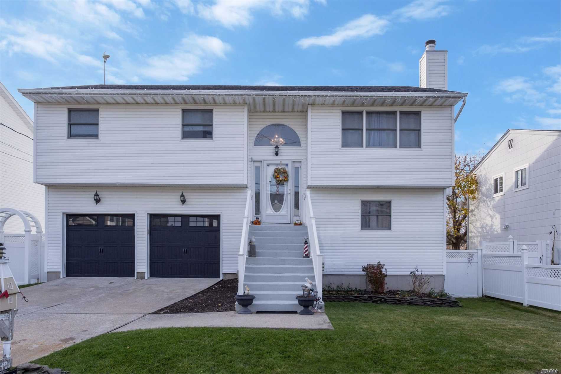 #1 photo, 2886 Shore Road, ナッソー郡 Seaford , NY 11783