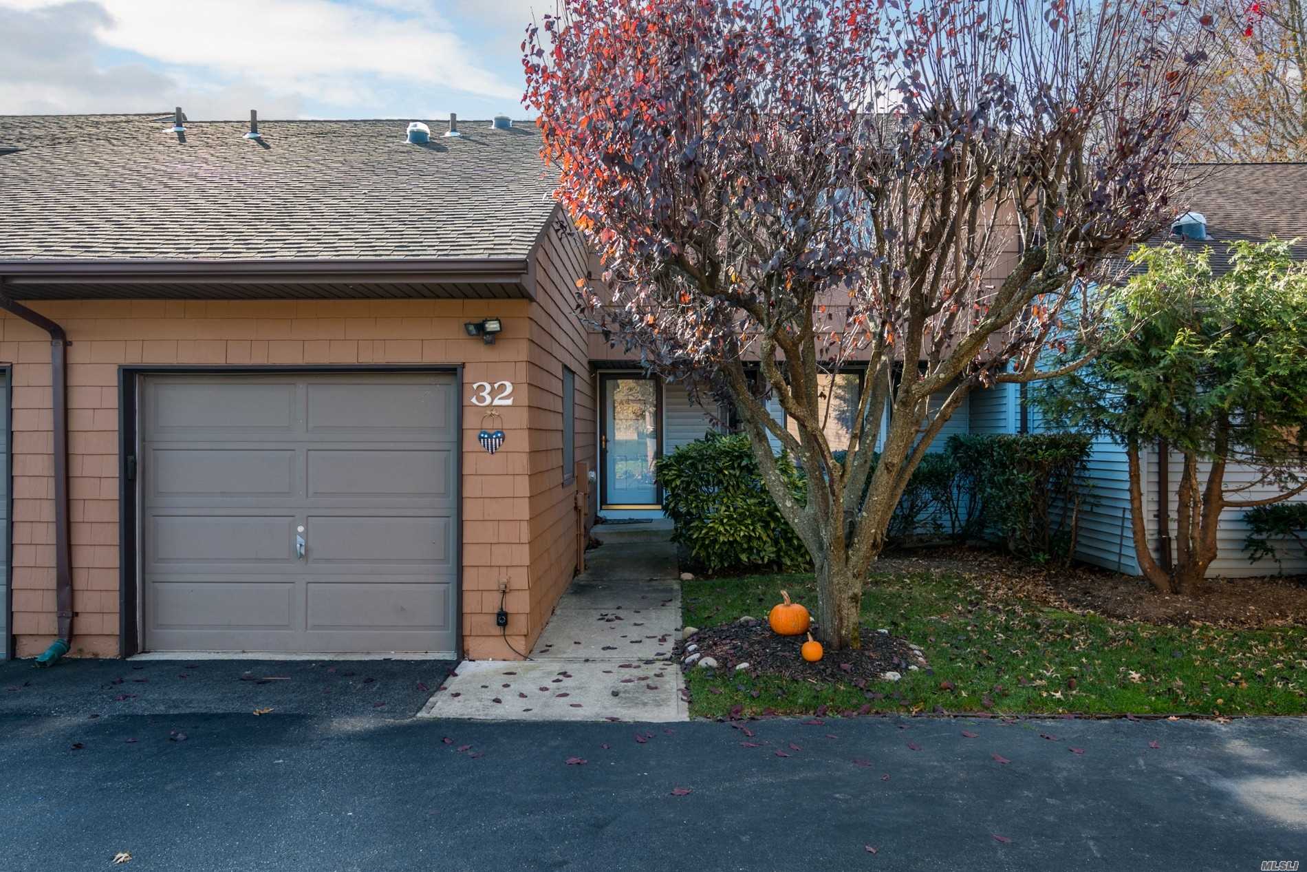 #1 photo, 32 Ashley Circle, Commack , NY 11725