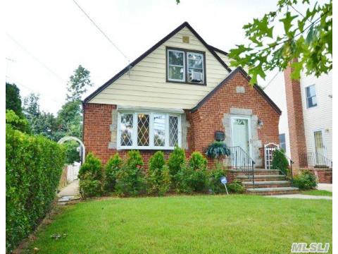 #1 photo, 152 Floral Pky, ナッソー郡 Floral Park , NY 11001