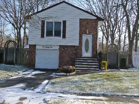 #1 photo, 129 Avenue C, Holbrook , NY 11741
