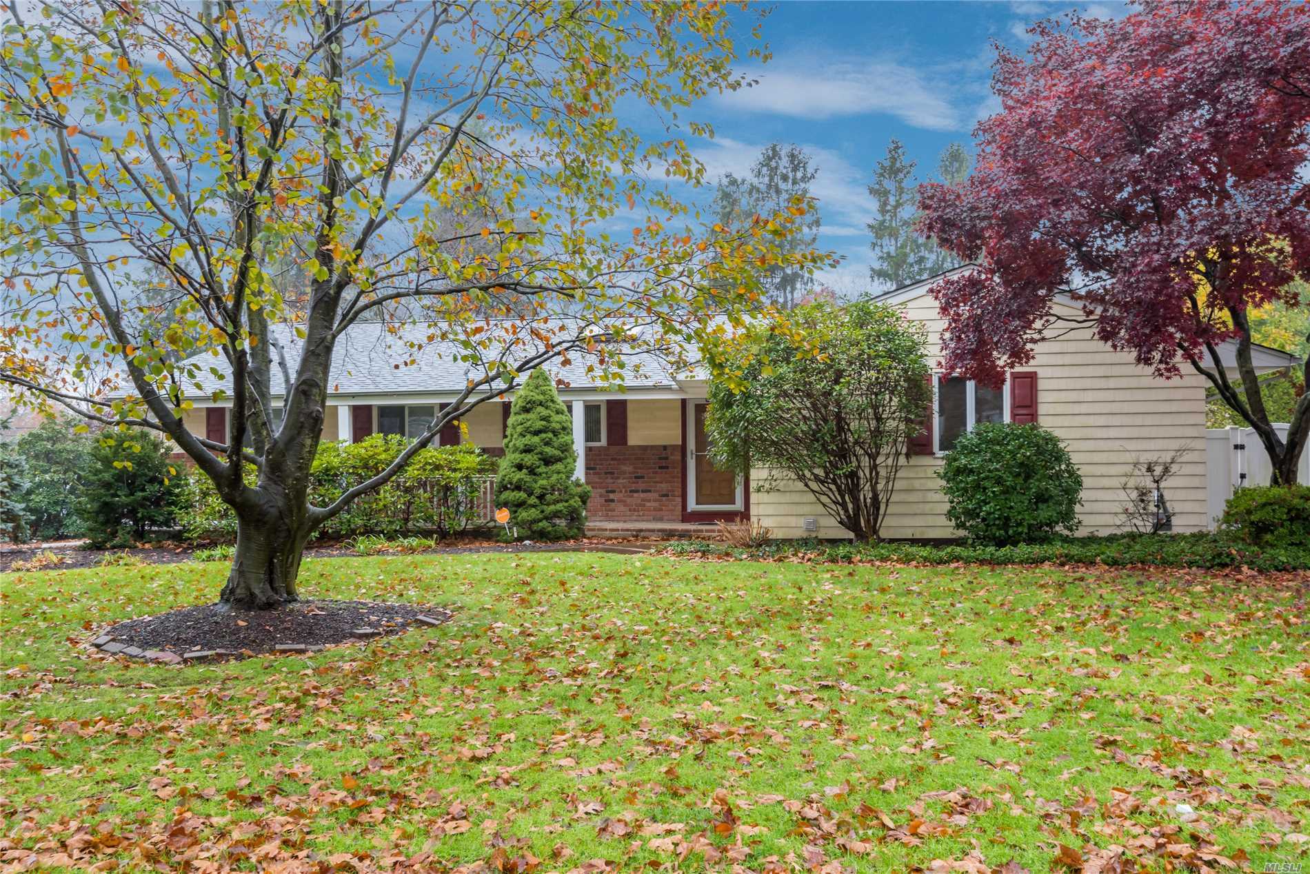 #1 photo, 79 Derby Avenue, サフォーク郡 Greenlawn , NY 11740