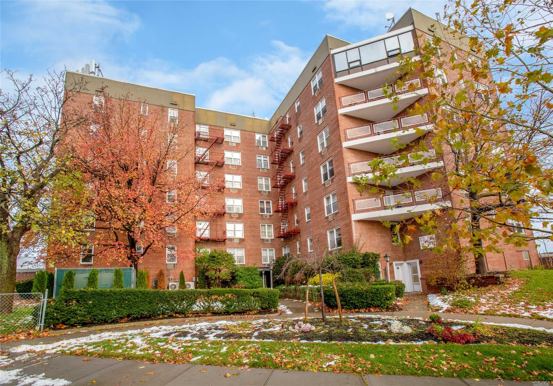 #1 photo, 151-05 Cross Island Parkway, Куинс ‖ Whitestone , NY 11357