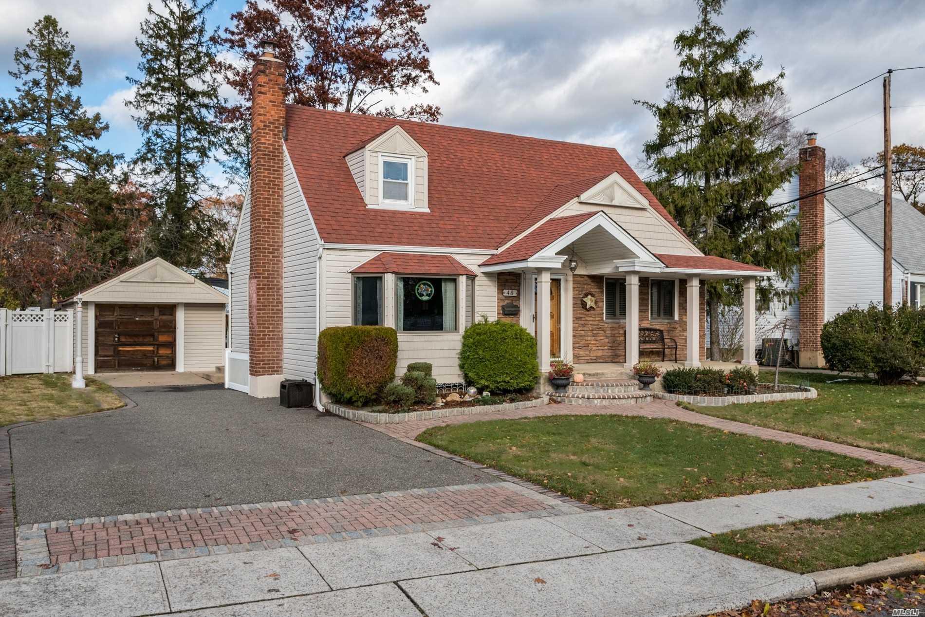 #1 photo, 48 Larkspur Avenue, ナッソー郡 Merrick , NY 11566