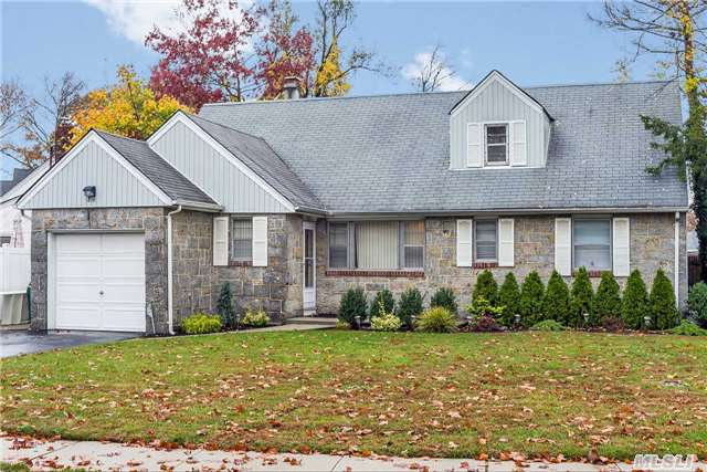 #1 photo, 86 Hungry Harbor Rd, Valley Stream , NY 11581