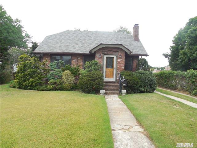 #1 photo, 94 Central Parkway, Merrick , NY 11566