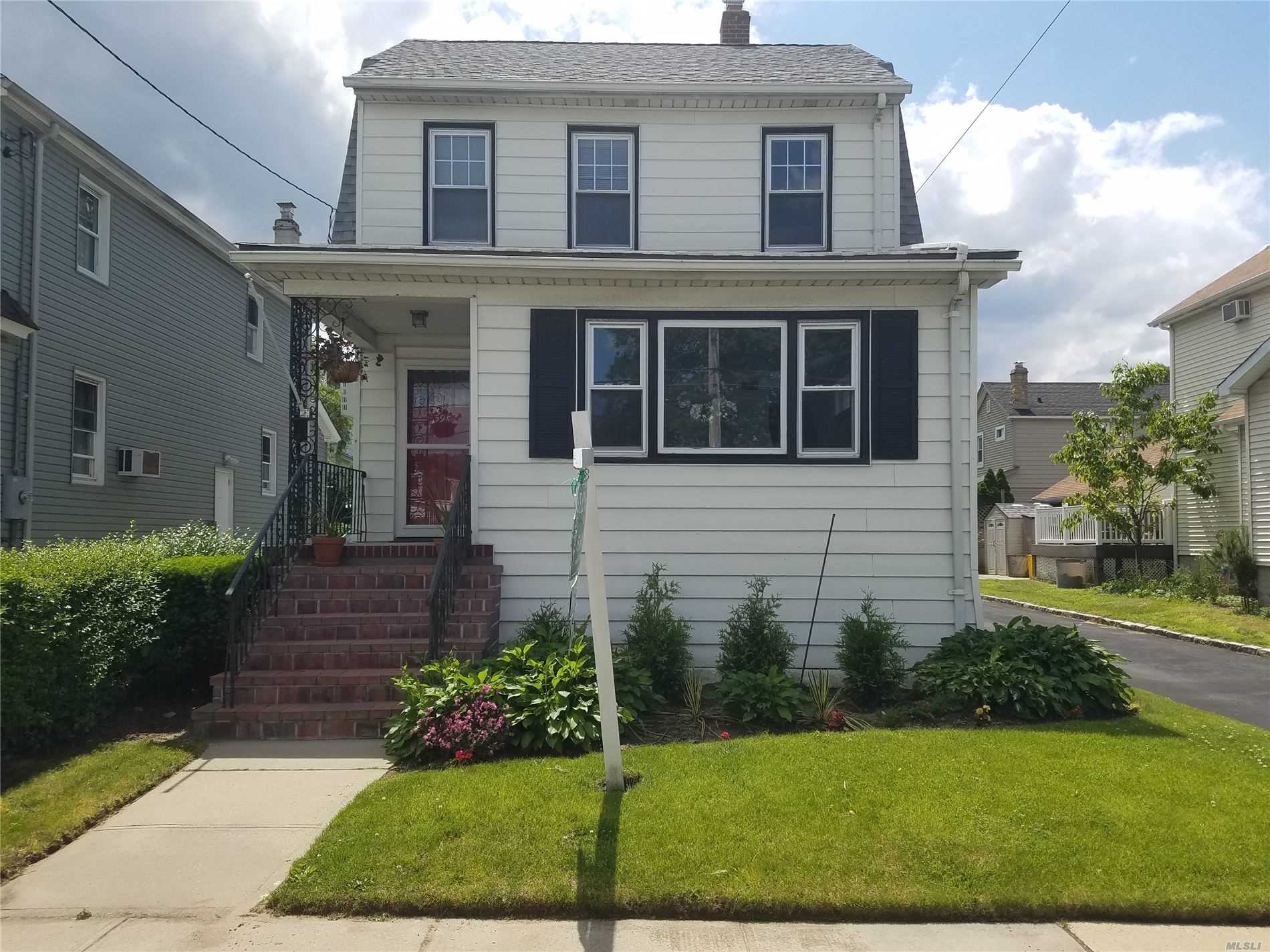 #1 photo, 391 Mill Road, ナッソー郡 Hewlett , NY 11557