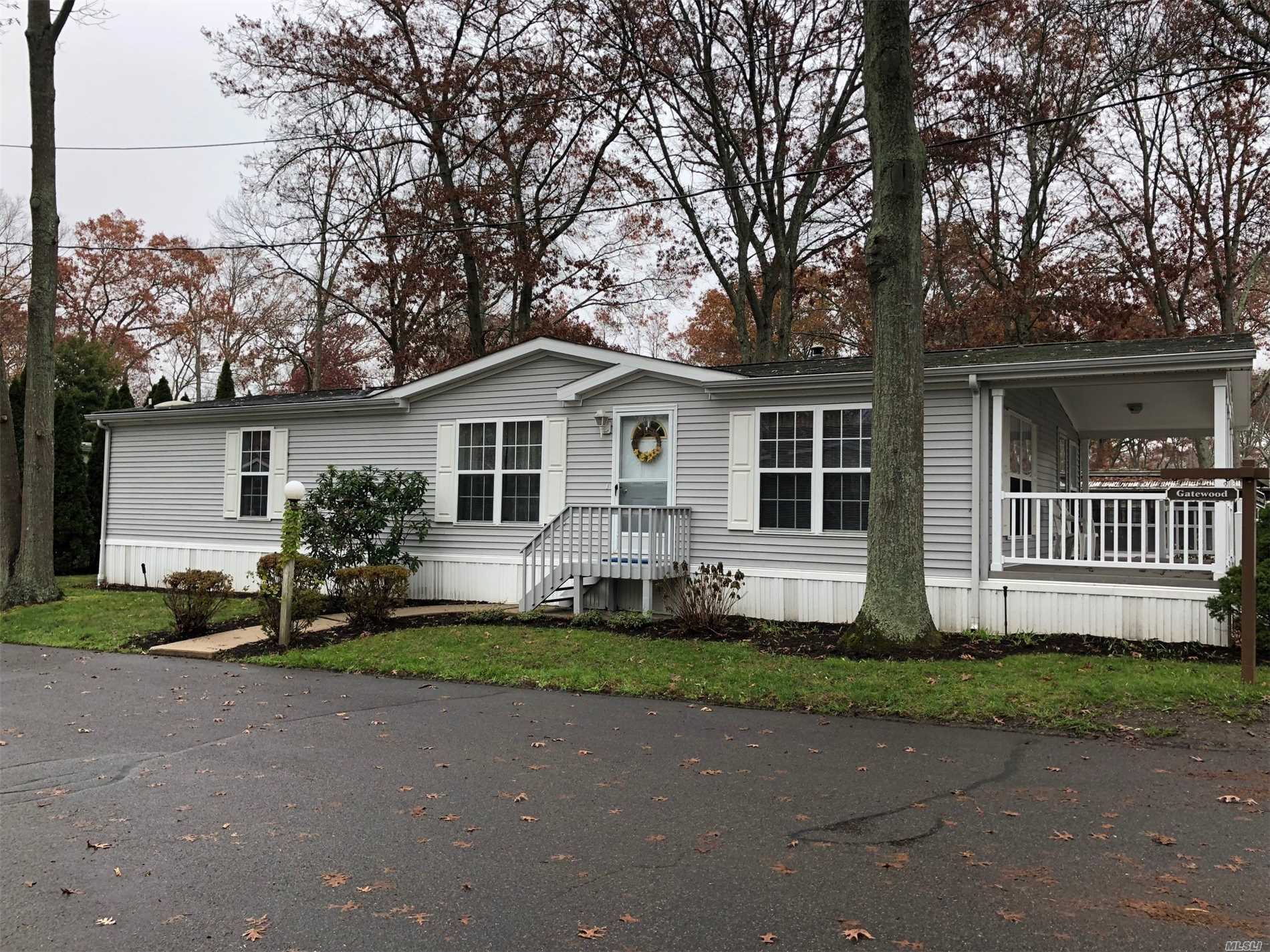 #1 photo, 1661-52 Old Country Road, Riverhead , NY 11901