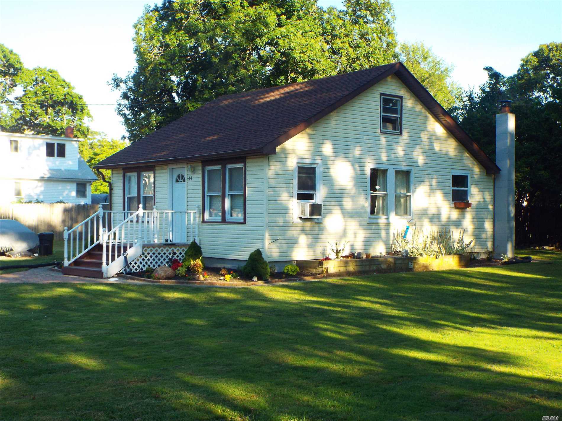 #1 photo, 144 Gooseberry Road, サフォーク郡 Mastic Beach , NY 11951