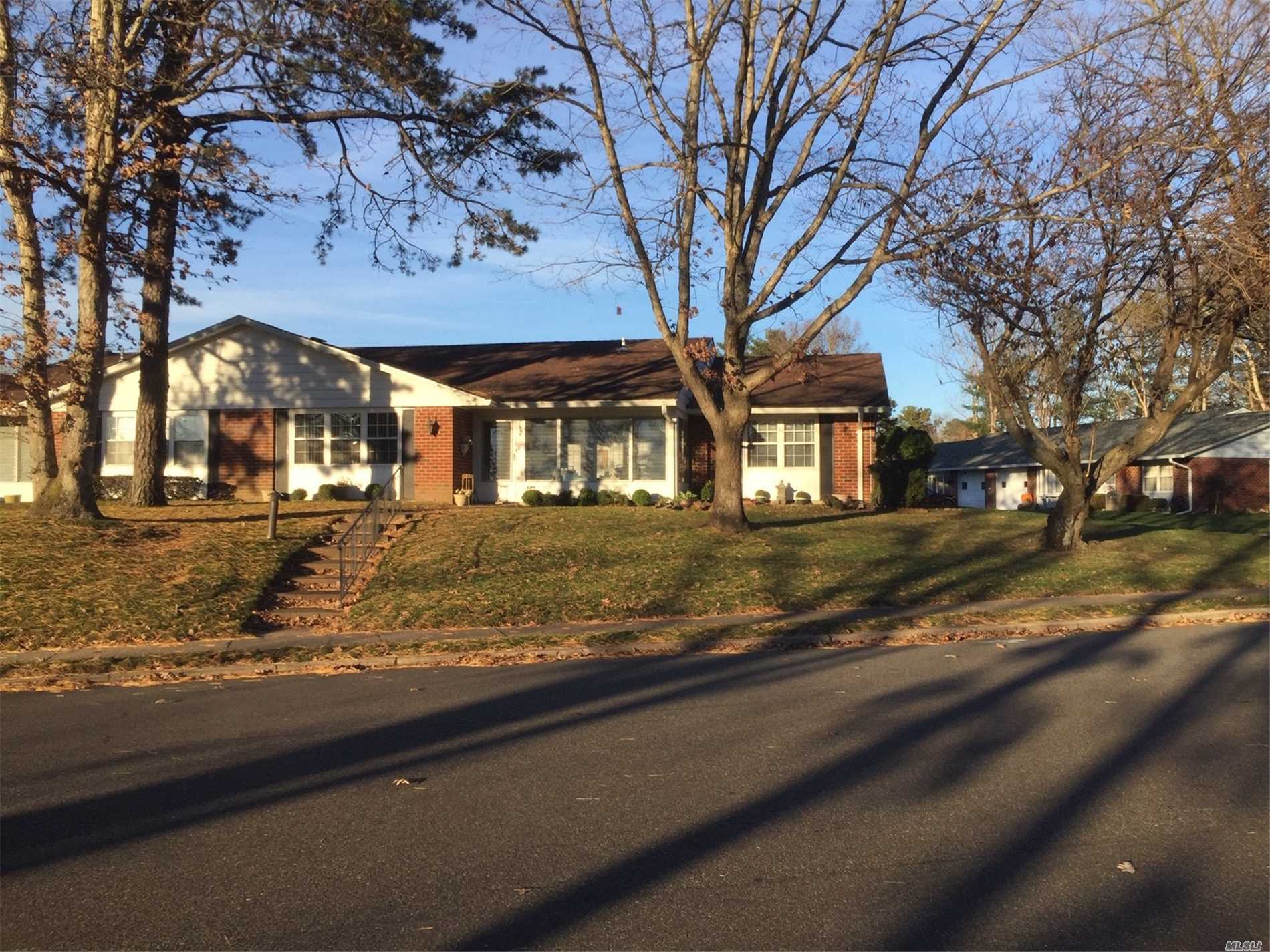 #1 photo, 154 Eastbourne Court, سوفولك Ridge , NY 11961