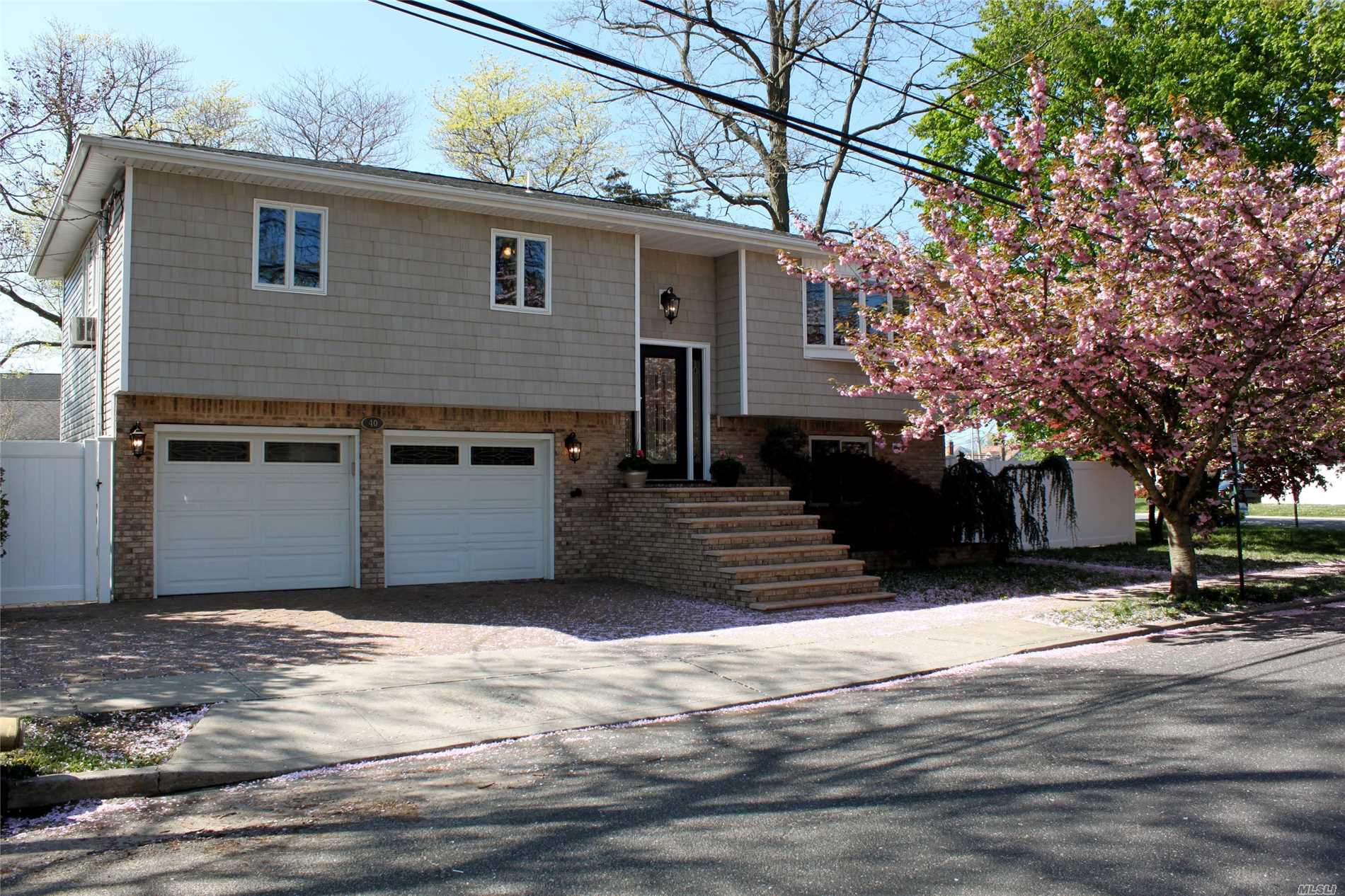 #1 photo, 40 S Merrick Road, Massapequa , NY 11758