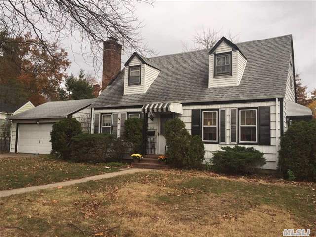 #1 photo, 266 School Street, নাসাউ কাউন্টি Westbury , NY 11590