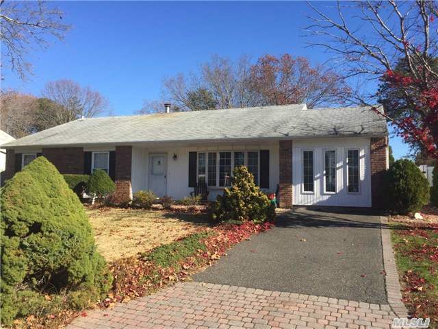 #1 photo, 15 Sequoia Way, Holbrook , NY 11741