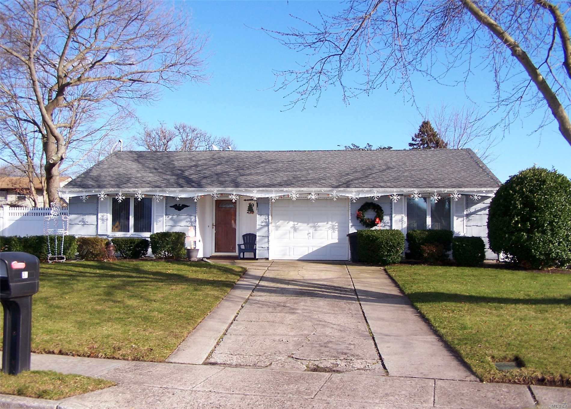 #1 photo, 39 Corvette Road, サフォーク郡 Selden , NY 11784