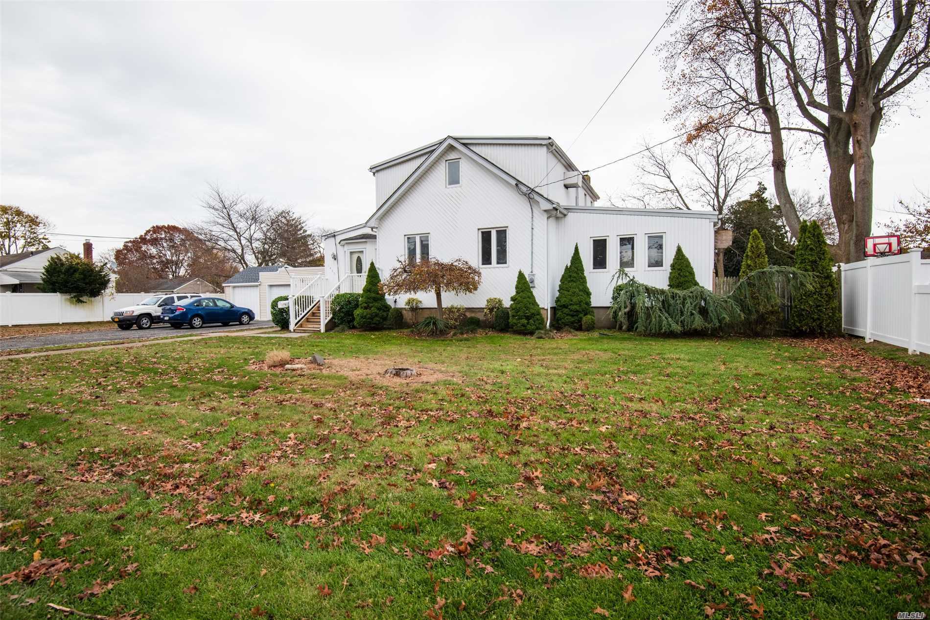 #1 photo, 1435 14th Street, West Babylon , NY 11704