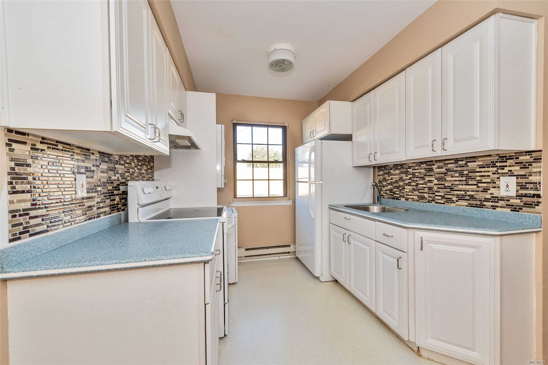 #1 photo, 2374 Bedford Avenue, Bellmore , NY 11710