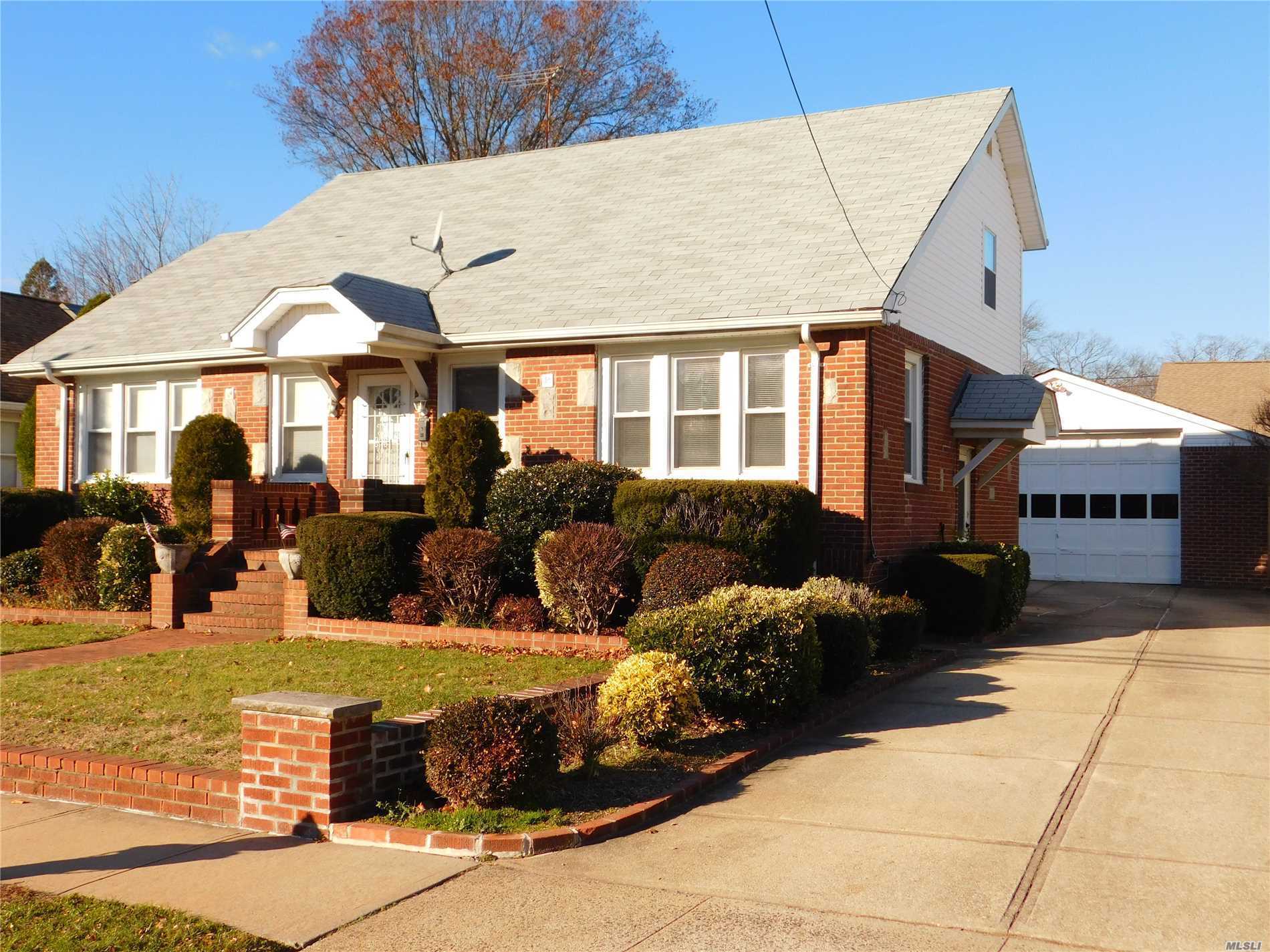 #1 photo, 124 Thelma Avenue, ナッソー郡 Merrick , NY 11566