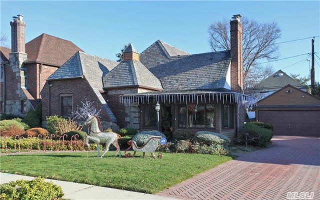 #1 photo, 42 Kenilworth Road, Mineola , NY 11501