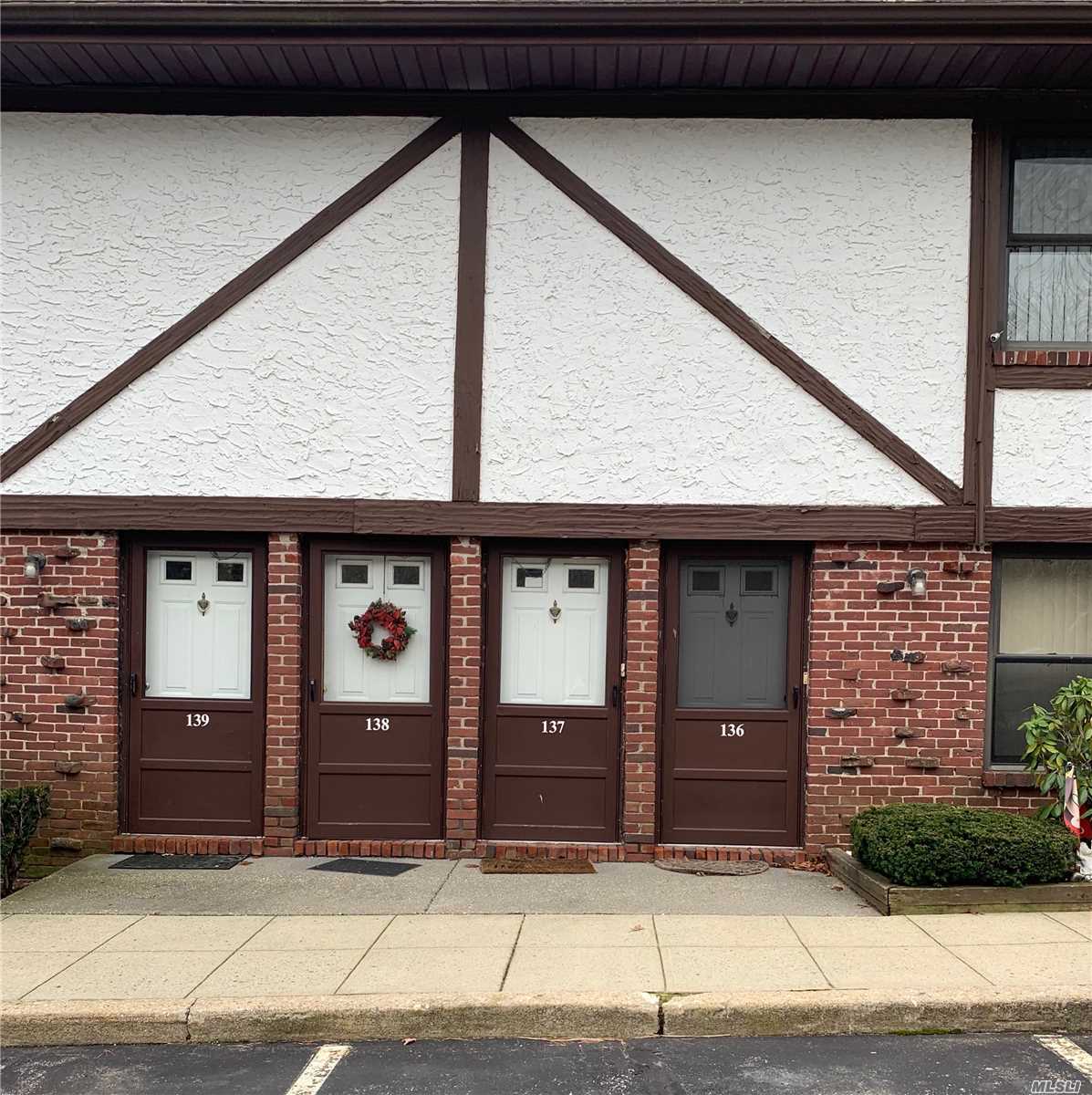 #1 photo, 137 Bailey Court, サフォーク郡 Middle Island , NY 11953