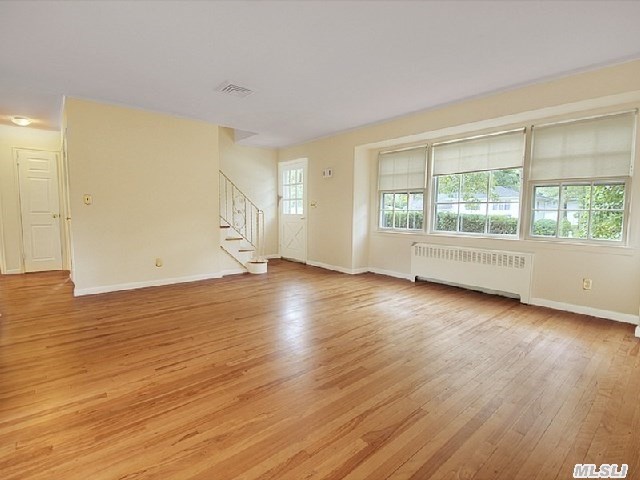 #1 photo, 11 Mahan Road, Old Bethpage , NY 11804