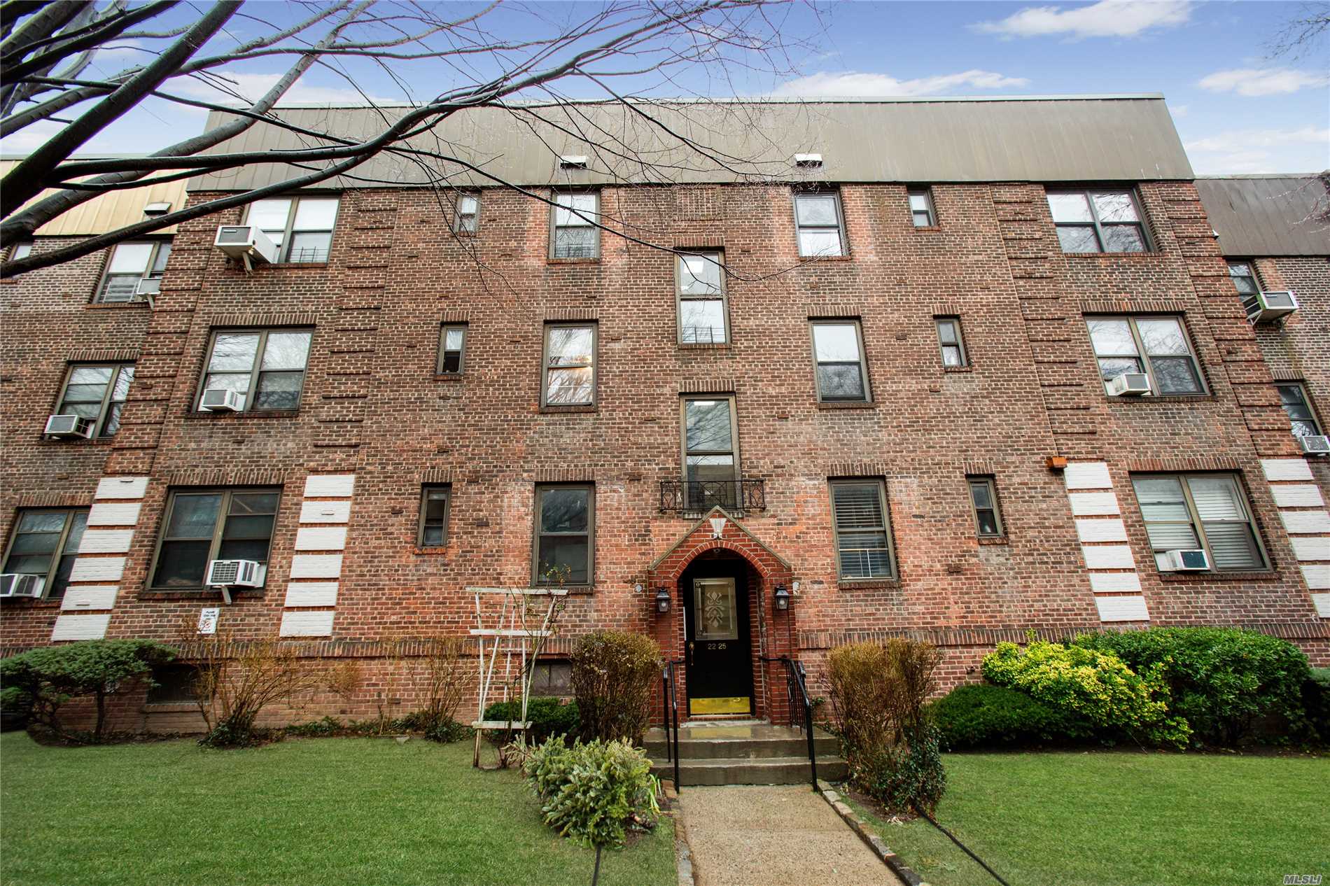 #1 photo, 22-25 77th Street, Куинс ‖ East Elmhurst , NY 11370