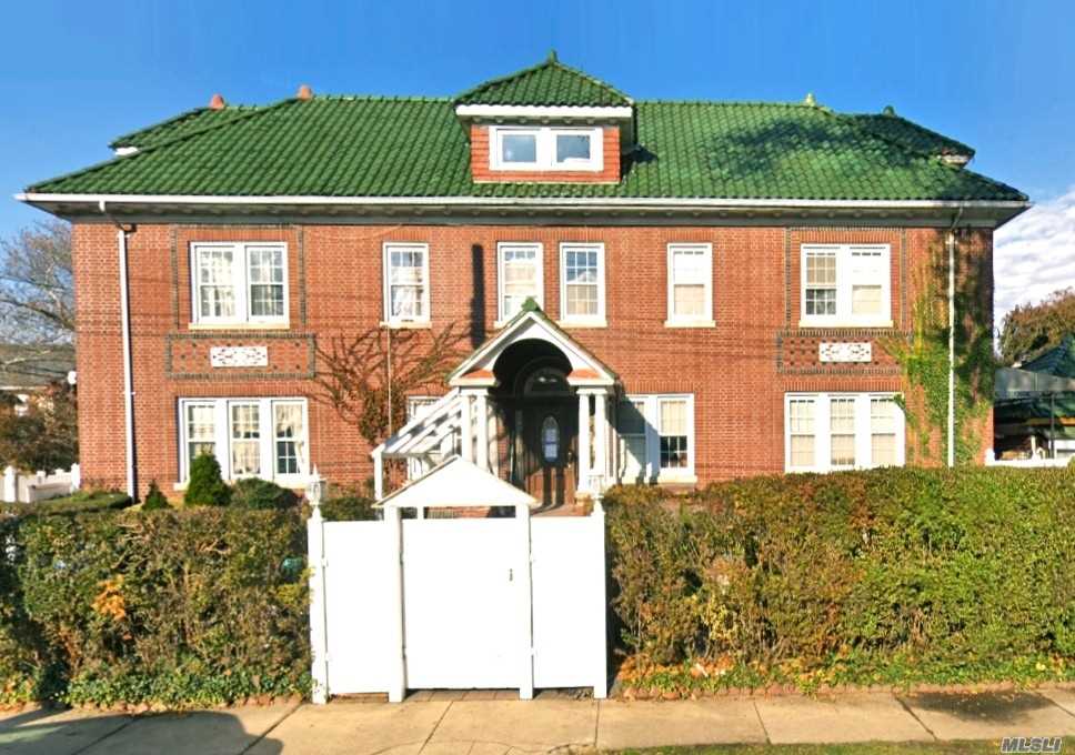#1 photo, 15605 Laburnum Ave, Flushing , NY 11354
