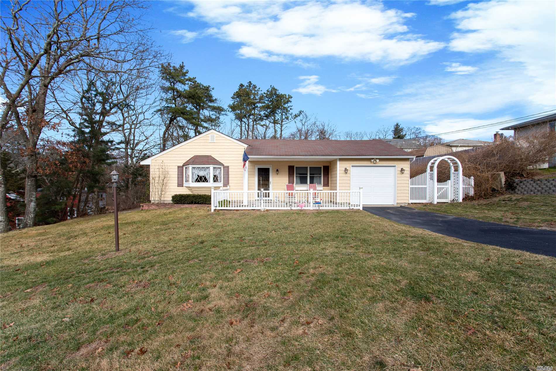 #1 photo, 15 Ridgewood Drive, Shirley , NY 11967