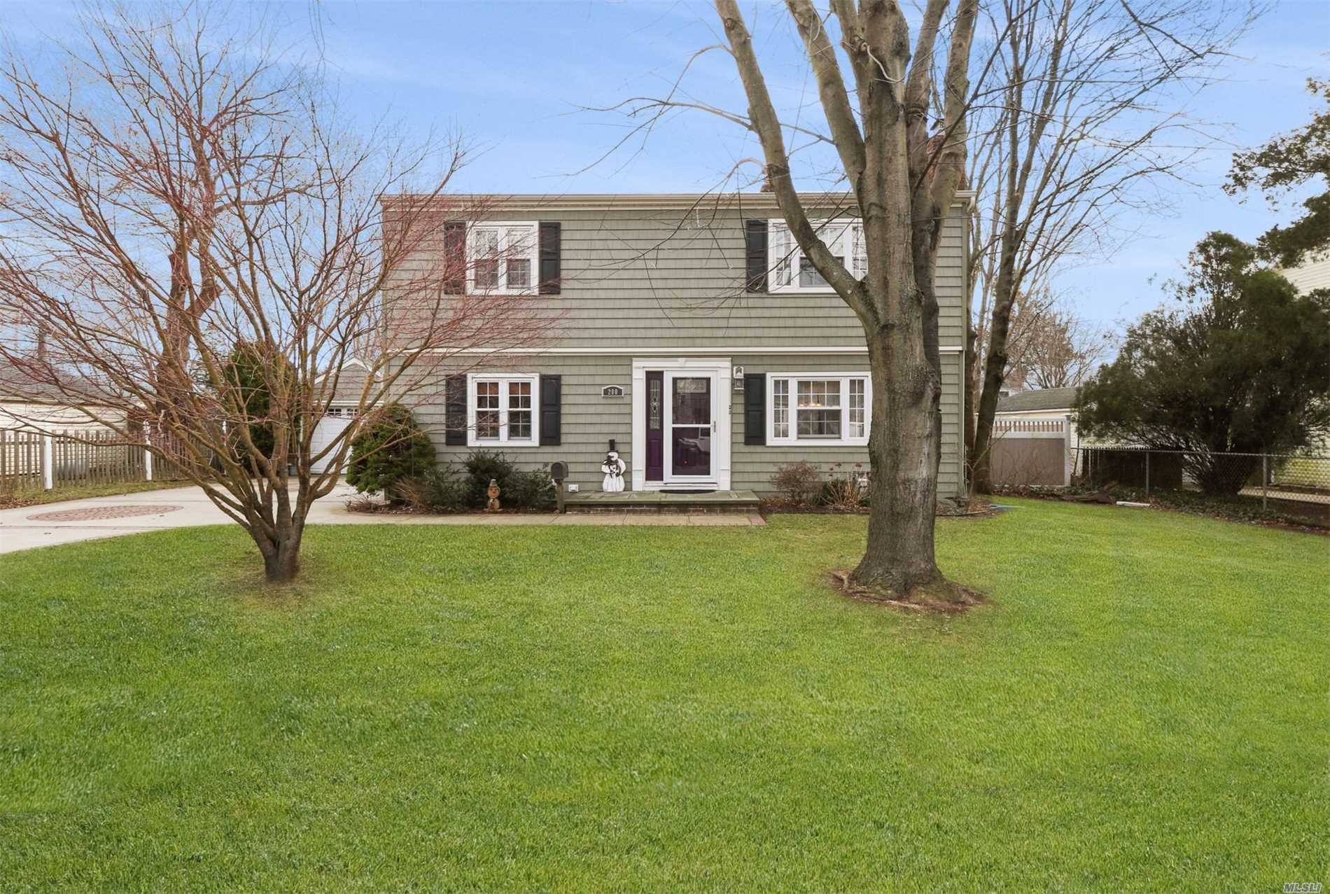 #1 photo, 200 16th Street, 东长岛 W. Babylon , NY 11704