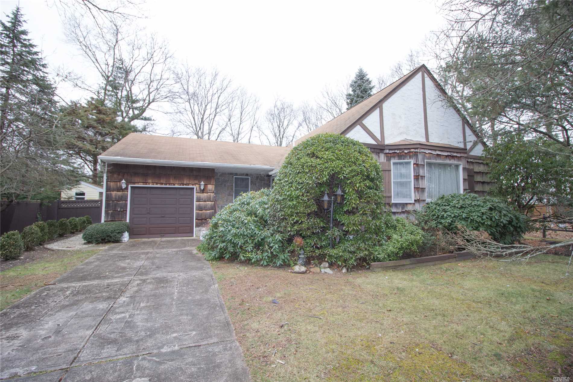 #1 photo, 33 Alcolade Drive, Shirley , NY 11967
