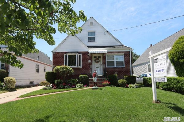 #1 photo, 617 Albert St, New Hyde Park , NY 11040