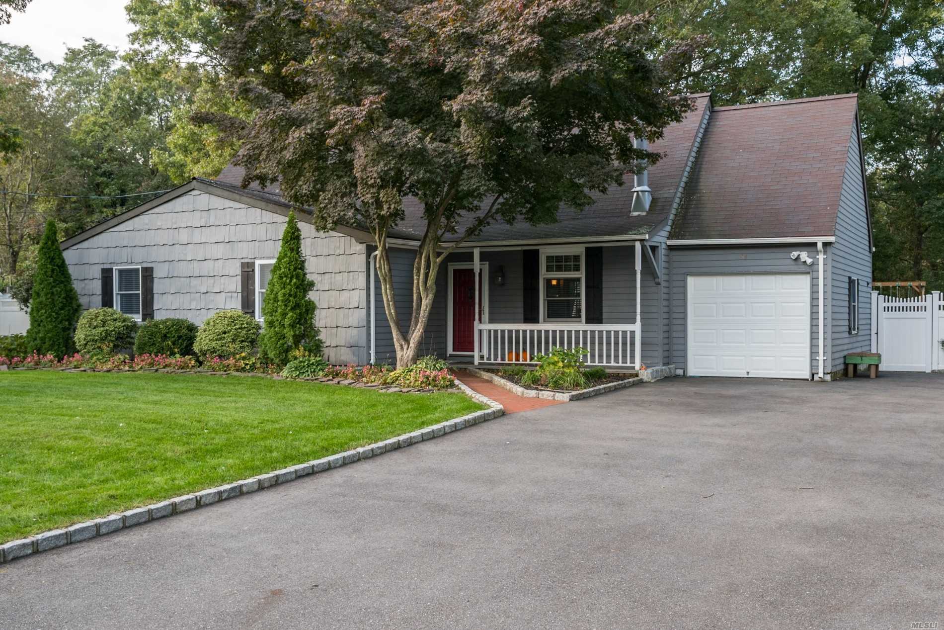 #1 photo, 54 Westcliff Drive, Mount Sinai , NY 11766